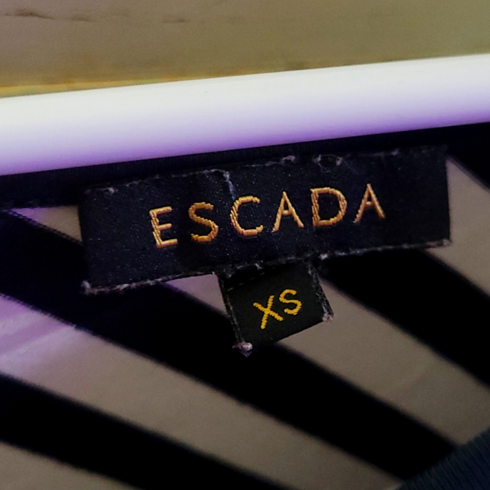 Escada xs long t-shirt